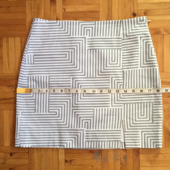 SOLD🌺Kate Spade Saturday mini skirt size 4 - Picture 9 of 10